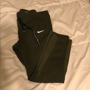 Dark green Nike dri-fit leggings